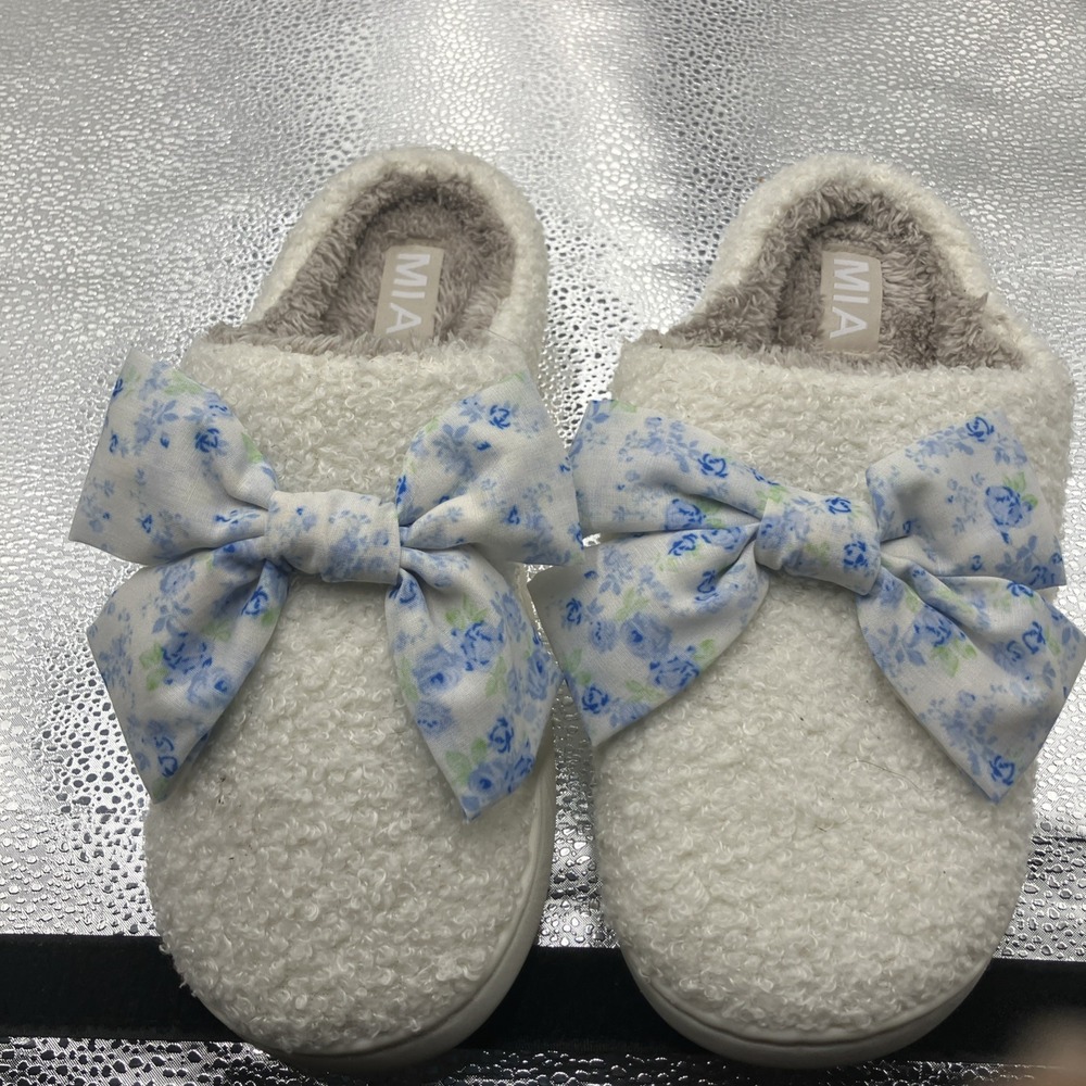 MIA Women's White And Blue Bow  Slippers 10